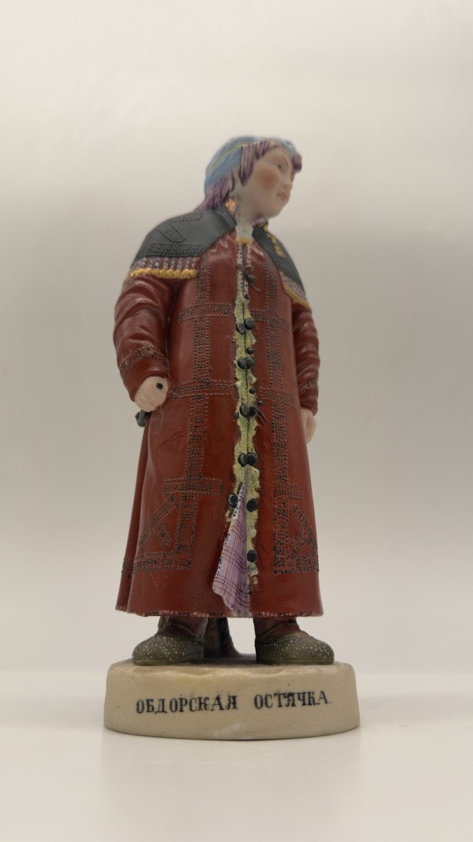 Una rara statuetta in porcellana russa raffigurante una donna ostiaca di Obdor, Gardner -photo-8