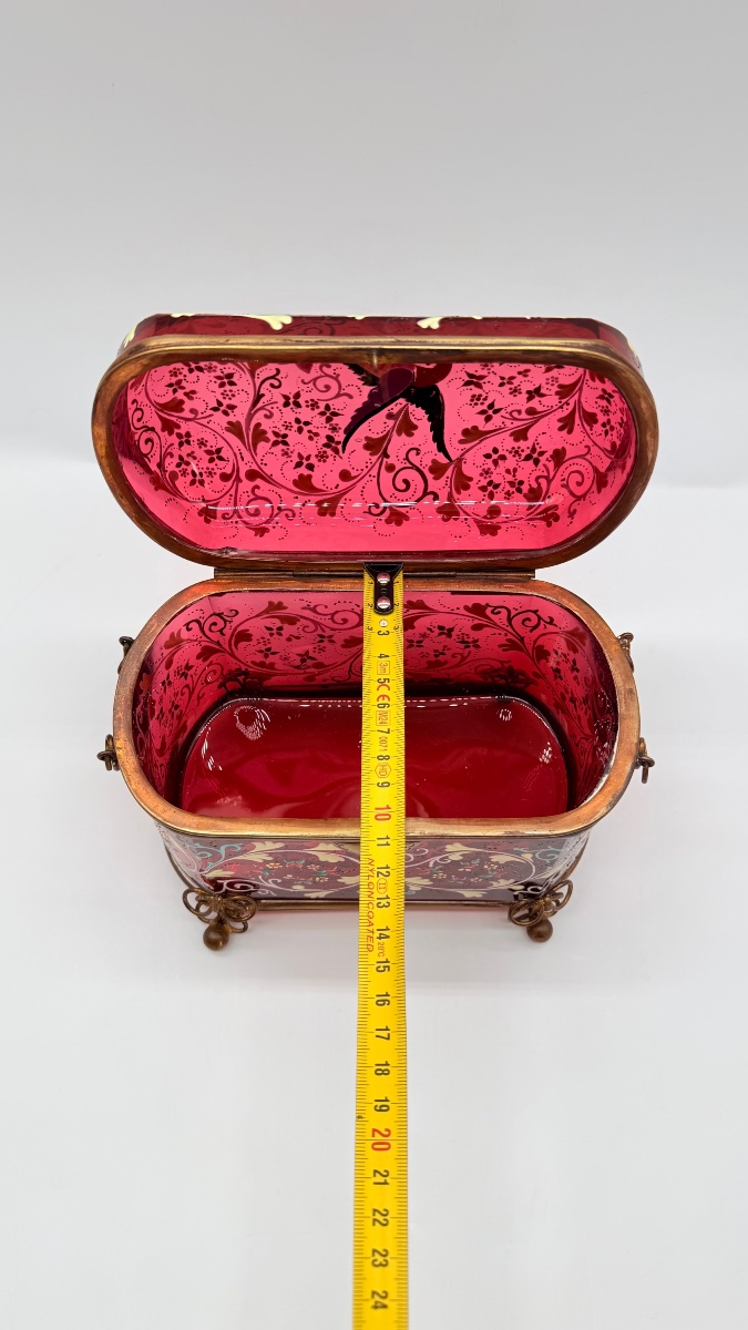 Cofanetto in vetro rubino di Boemia con decorazioni smaltate, XIX secolo-photo-6