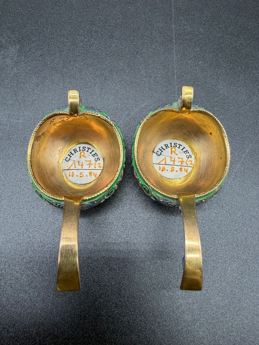 COPPIA DI KOVSH RUSSI IN SMALTO A CLOISONNÉ E DORATO, 11 Artel, provenienza Christie's-photo-4