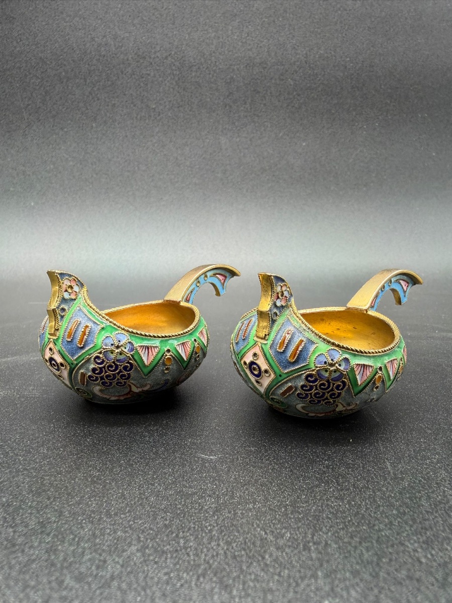 COPPIA DI KOVSH RUSSI IN SMALTO A CLOISONNÉ E DORATO, 11 Artel, provenienza Christie's-photo-7