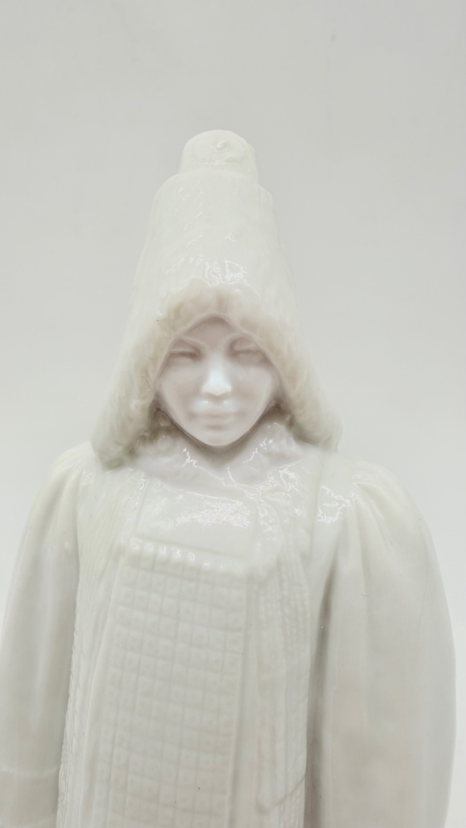 Figurina in porcellana russa raffigurante una donna Yakutia , Pavel Kamensky-photo-4