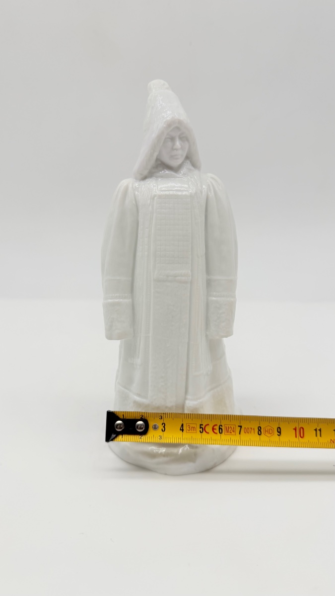 Figurina in porcellana russa raffigurante una donna Yakutia , Pavel Kamensky-photo-2
