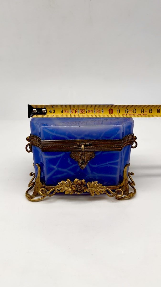 Cofanetto in opalina blu francese con montatura in bronzo dorato, XIX secolo-photo-1