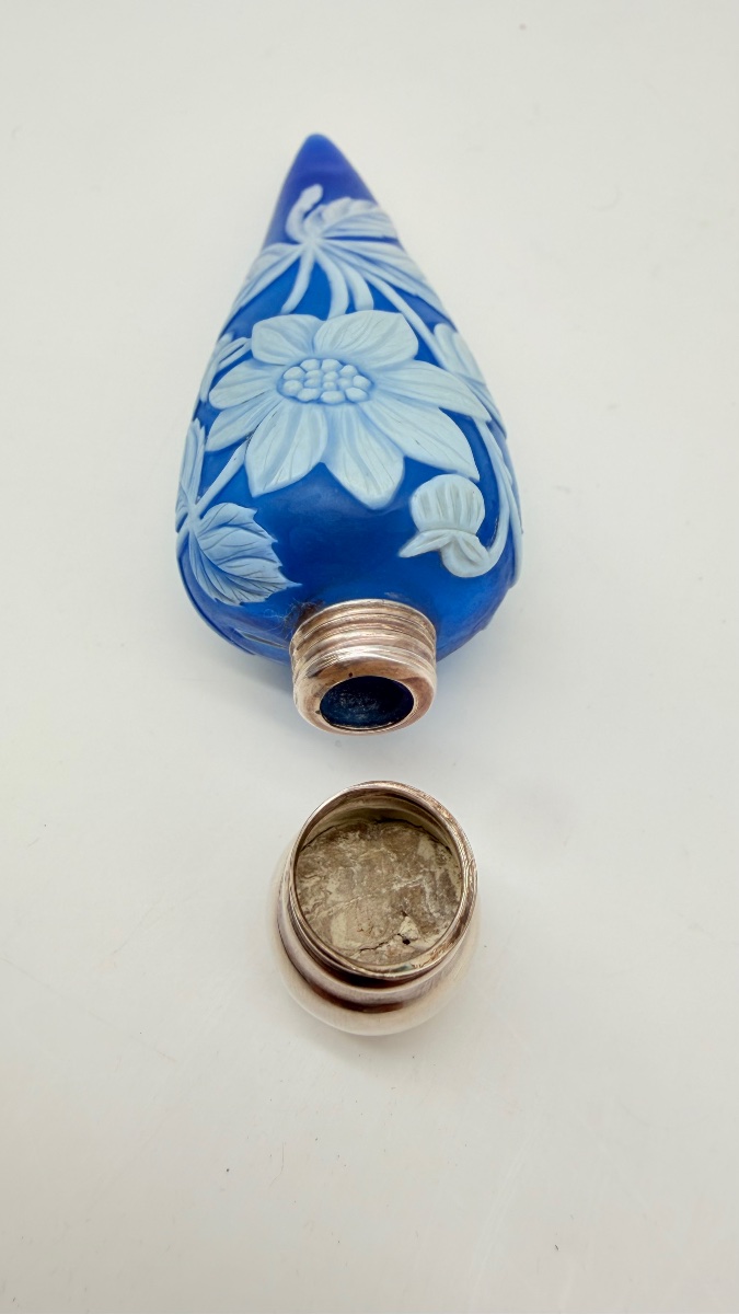 Flacone da profumo in vetro cammeo di Stourbridge, Thomas Webb-photo-3