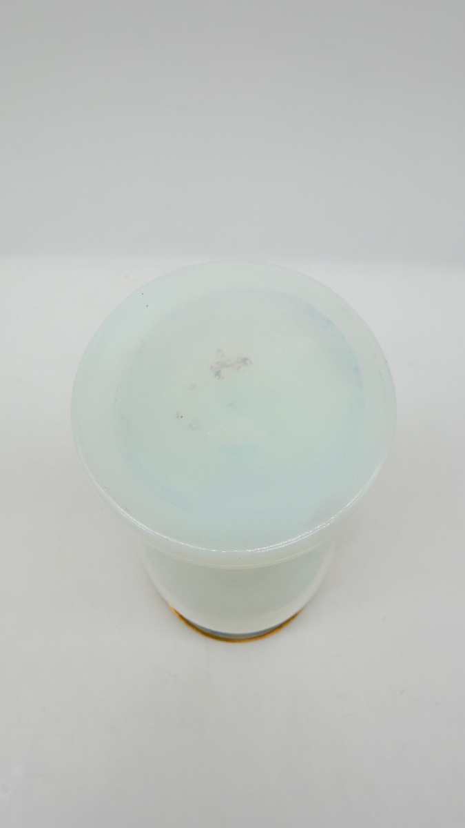 Vaso in opalina a forma di bolla di sapone con montatura in bronzo, XIX secolo.-photo-3