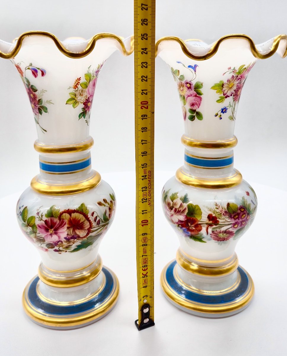 Coppia di vasi floreali in opalino, attribuiti a Jean François Robert per Baccarat-photo-1