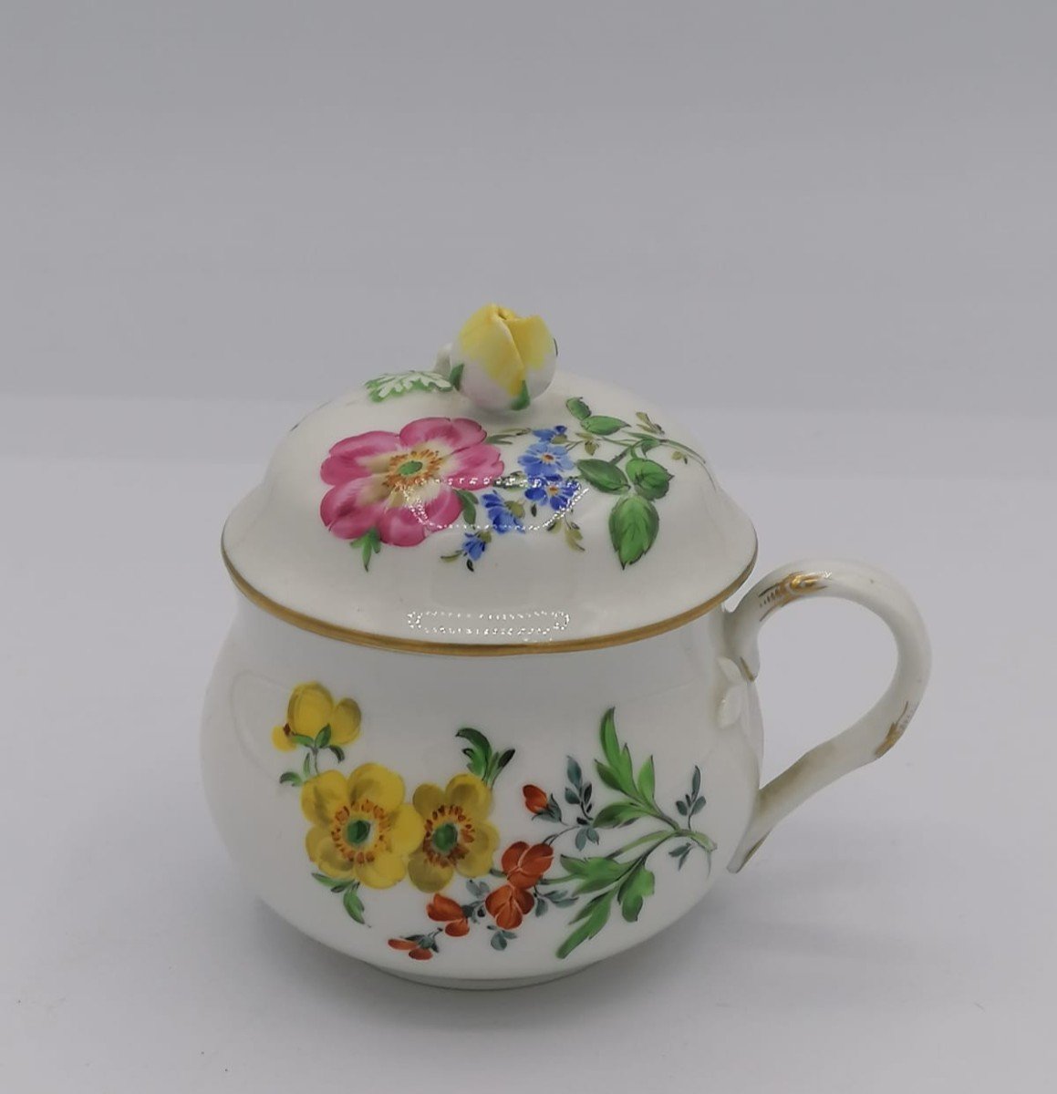 Tasse à Chocolat En Porcelaine De Meissen / Tasse Couverte En Porcelaine De Meissen