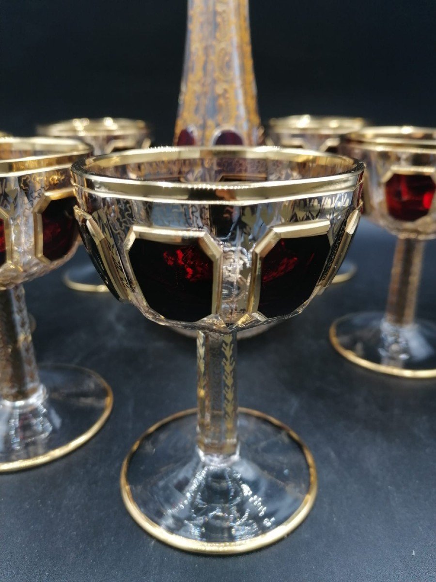 Très rare service de verres de Bohême, qualité exclusive avec cabochon en relief de couleur rubis profond Flûte Recouvert d'Or 24 Carats, Lot De 6-photo-3