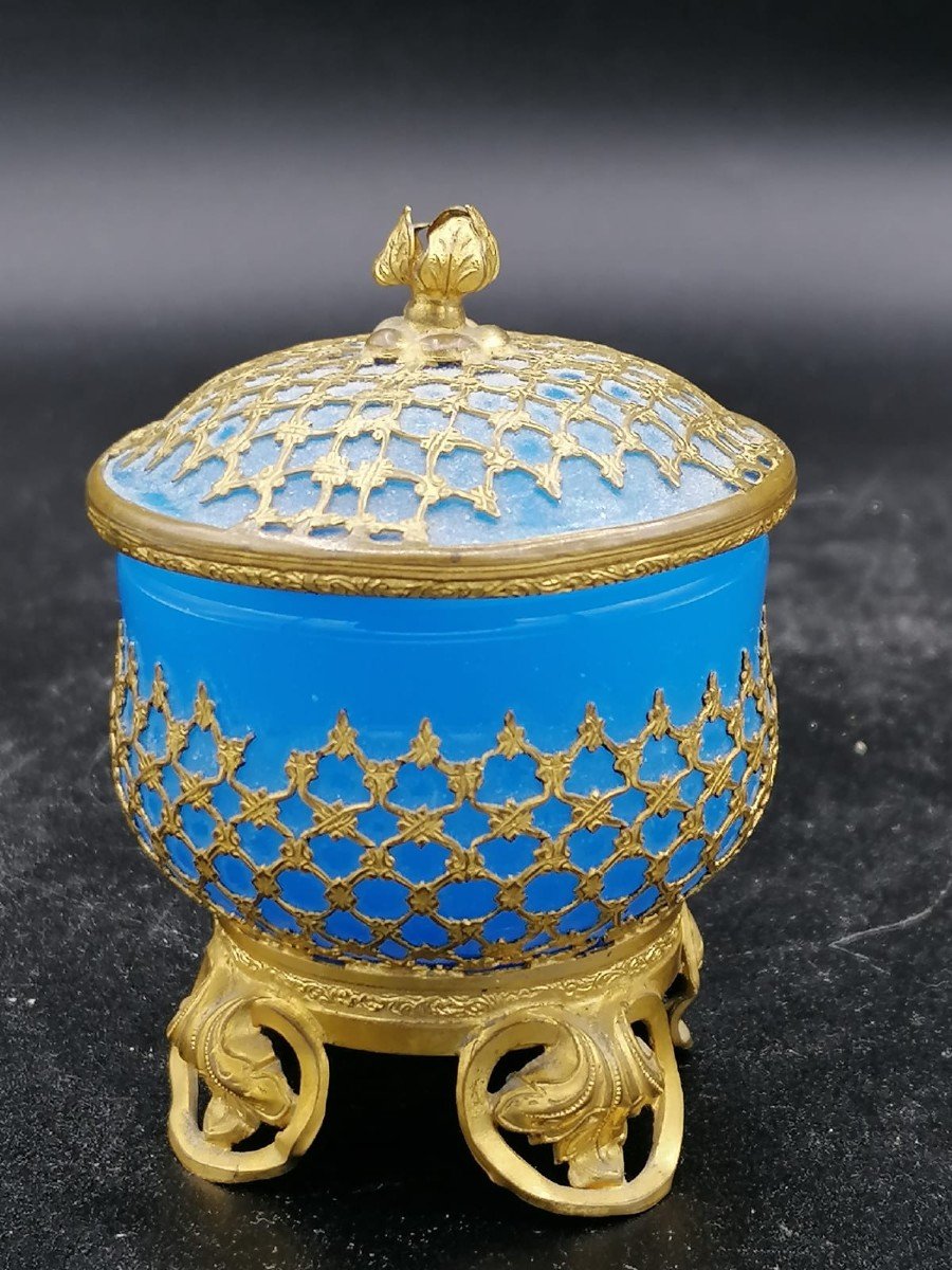 Palays Royale Boite En Opaline Bleue Et Monture De Laiton Dore-photo-2