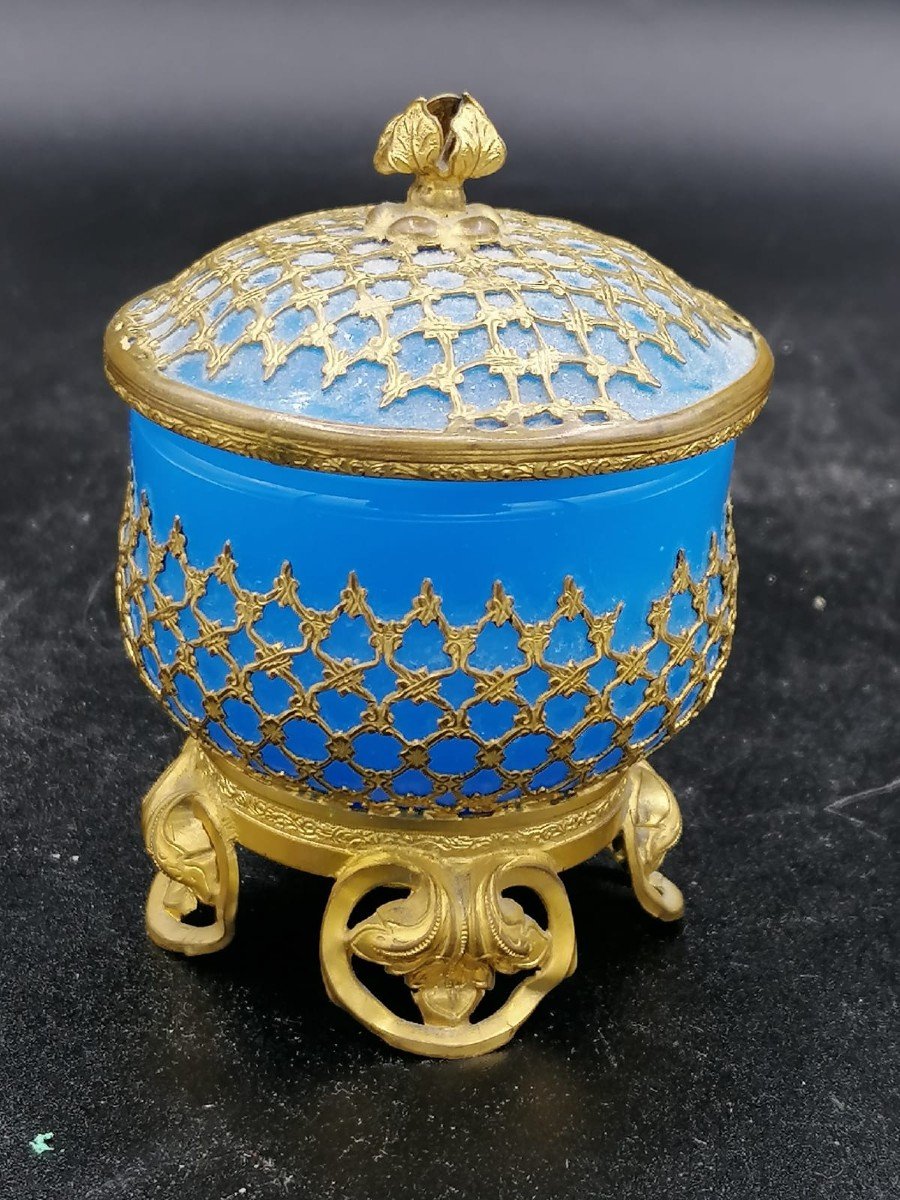 Palays Royale Boite En Opaline Bleue Et Monture De Laiton Dore-photo-5