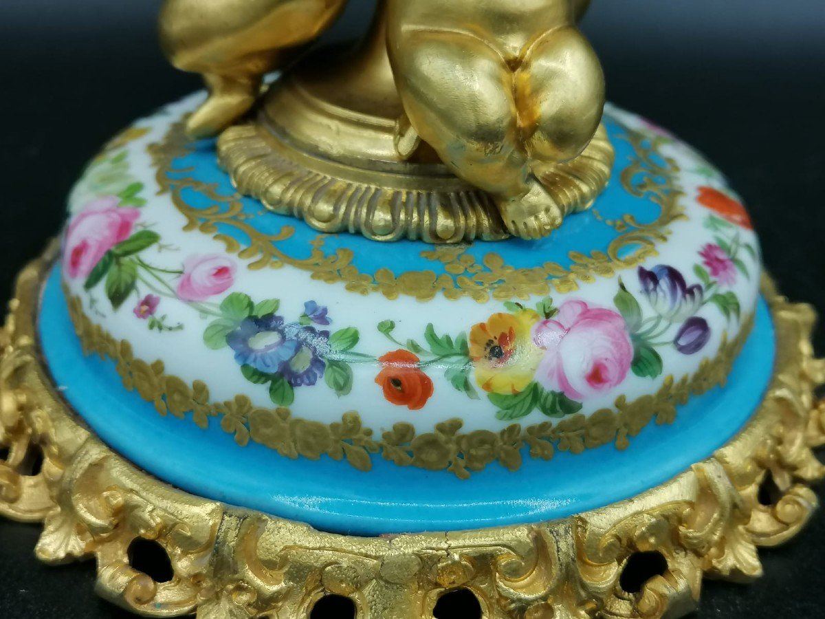 Exceptionelle Coupe En Porcelaine Sevres Peinte En Polychromie Et Bronze Dorè Au Mercure-photo-7