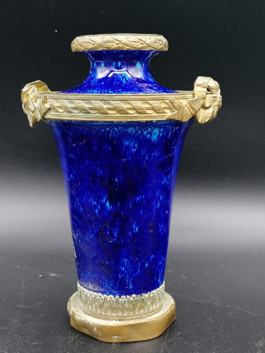 Petit Vase Antique De Sevres De Couleur Bleu Royal Profond, Montage Métal-photo-1
