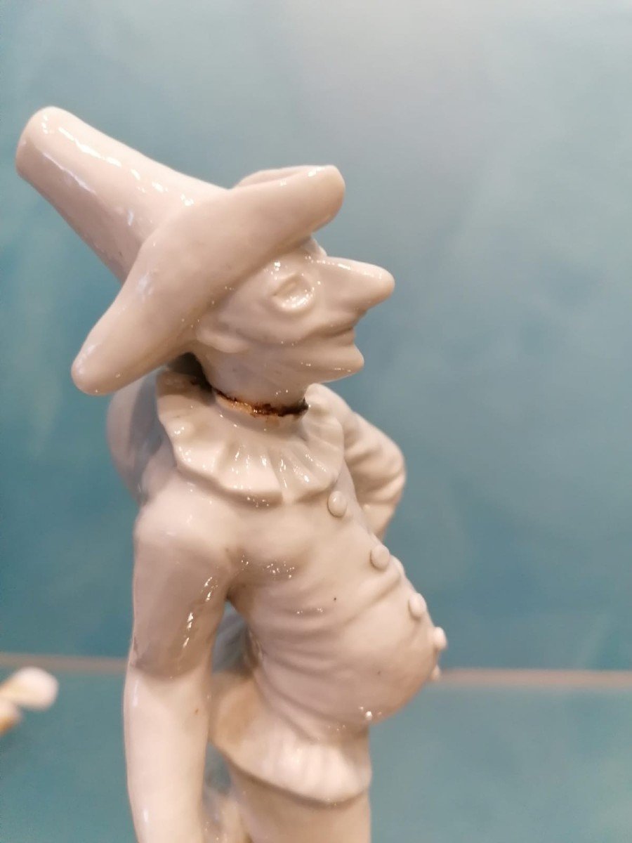 Capodimonte, figurine de Pulcinella de la Commedia dell'arte-photo-1