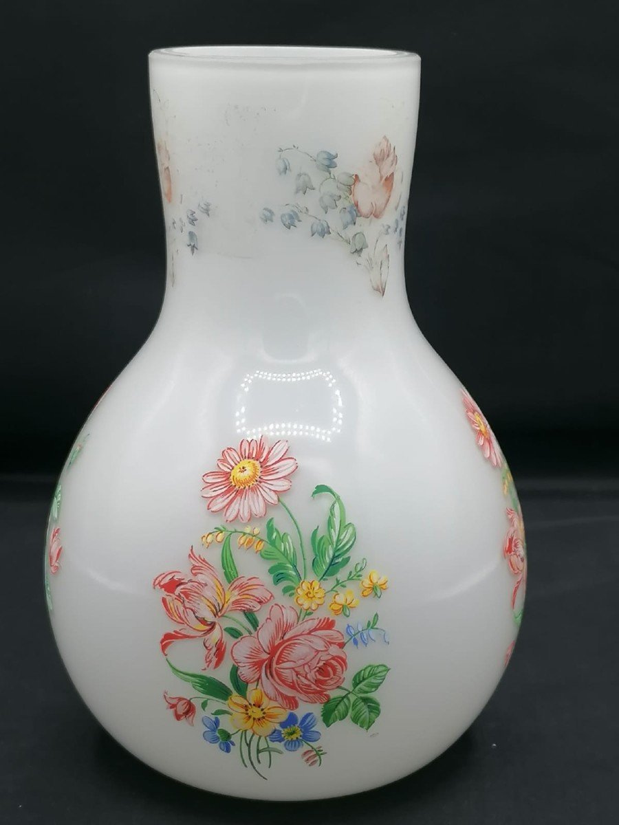 Vase Ancien En Opaline (verre à Lait) Décor émaillé Pour Marché De l'Est
