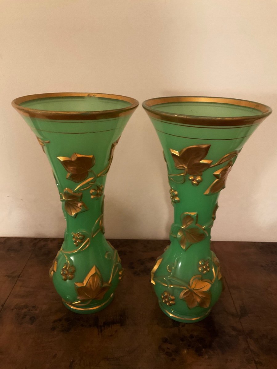 Paire De Vases Anciens En Verre Opalin Vert Baccarat à l'Or-photo-2