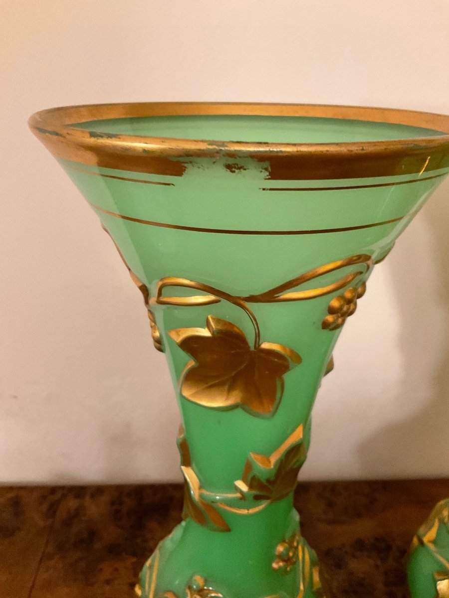 Paire De Vases Anciens En Verre Opalin Vert Baccarat à l'Or-photo-4