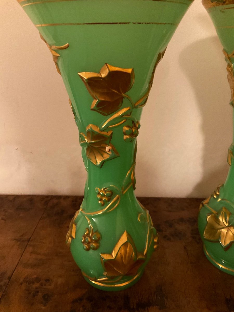 Paire De Vases Anciens En Verre Opalin Vert Baccarat à l'Or-photo-7