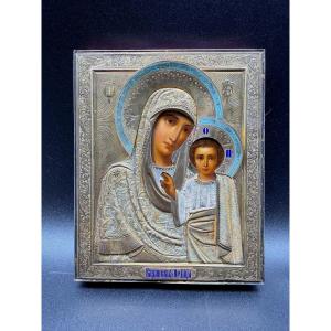 XIX secolo Icona russa di Kazan in smalto champlevé dorato su filigrana raffigurante la Madre 