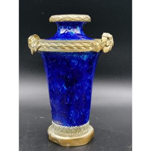 Petit Vase Antique De Sevres De Couleur Bleu Royal Profond, Montage Métal