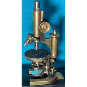 Creichert Wien Microscope
