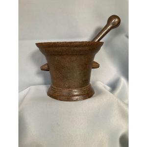 Apothecary Mortar In Cast Iron 17th Century 