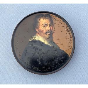 Horn Tobacco Box Decorated With A Portrait Of A Man, 18th Century 