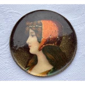 Art Nouveau Medallion Portrait