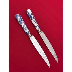 China, 18th Century, Two Knives With Porcelain Handles 