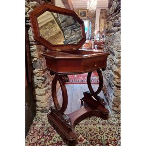 Table à Ouvrage d'époque Restauration En Acajou attribuée à Deman