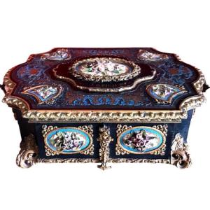 Box In Tortoise Shell Signed From The 19th Century