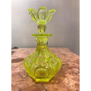 19th Century Bohemian Perfume Bottle In Uranium