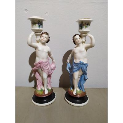 Paire De Bougeoirs En Porcelaine De Capodimonte 