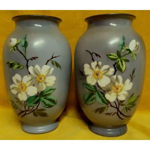 Paire De Vases Opaline Décor Japonisant Fleurs De Cerisier 1900 Art Nouveau