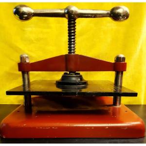 19th Century Cast Iron Workshop Press, Binder, Engraver, Collage, Ceramics, Herbarium… Etc 