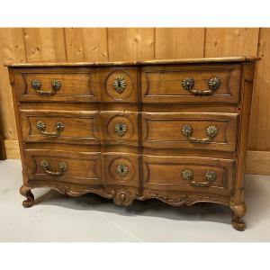 18th-century Walnut Chest Of Drawers