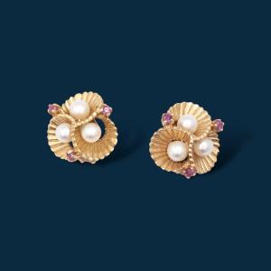 Vintage Yellow Gold Earrings And Mother-of-pearl Shell Beads