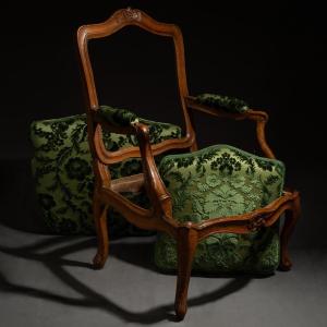 Paris, Louis XV Period - Armchair "à Chassis" - Natural Wood And Chiseled Velvet