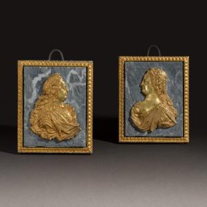 Louis XIV And Marie Thérèse - Pair Of Profile Portraits - Gilded Bronze And Marble Saint Anne
