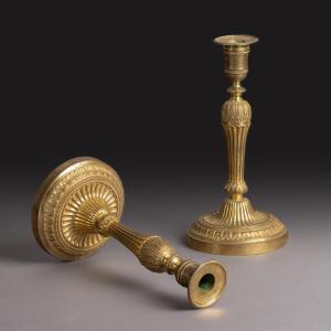 Paris, Louis XVI Period, Circa 1780 - Pair Of Neoclassical Candlesticks - Gilded