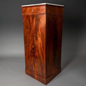 Paris, Empire Period - Mahogany Sheath Or Middle Cabinet On Plinths