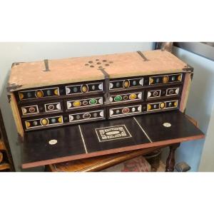 Travel Cabinet | Hard Stones