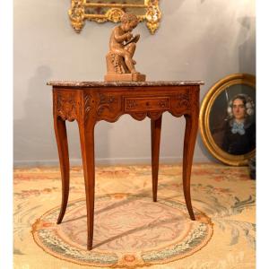 Small Louis XV Period Table d'Entre Deux, Circa 1750
