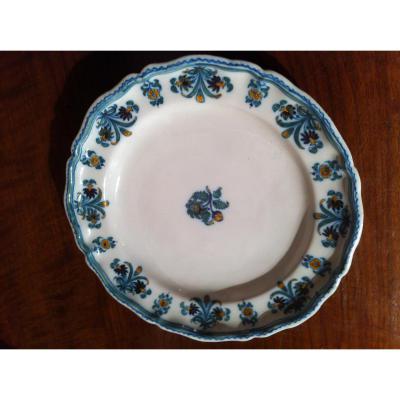 In Moustiers Plate Decor Flowers Solanaceae