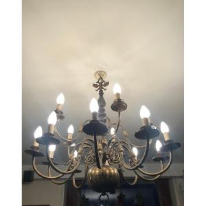 Beautiful And Large Chandelier In Patinated Brass With 15 Lights.