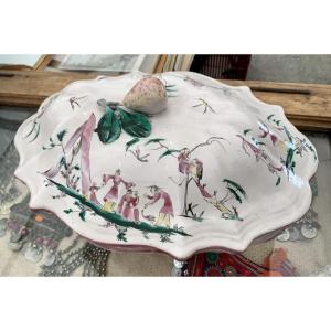 Large Vegetable Dish With Chinese Decoration Ferrat Moustiers, Louis XV Period