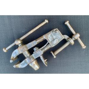 Large Iron Vice, Marked With Initials, 17th Or 18th C.