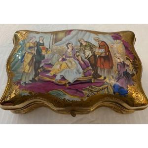 Important Saxony Porcelain Box