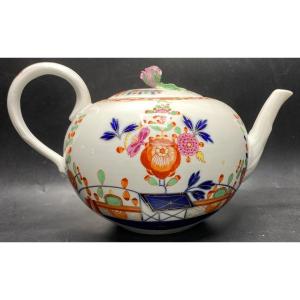 Saxon Porcelain Teapot, Late 18th Century
