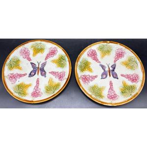 A Pair Of French 1900s Barbotine Plates 