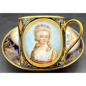 Litron Cup In Enameled Porcelain Painted In Colors And Gold Old Paris 19th Century